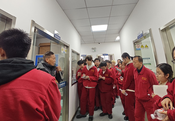 校企協(xié)同育新才 共繪環(huán)保新藍(lán)圖——長江大...